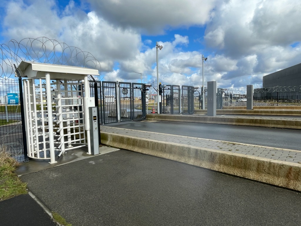 Sécurité 24/7 parking camion Calais